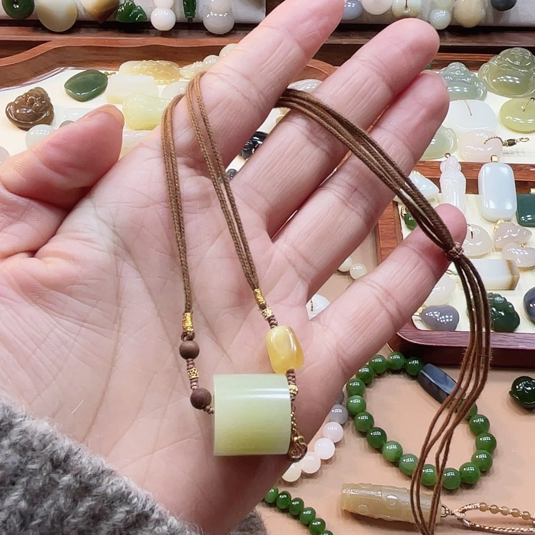 和田玉未镶嵌颈饰