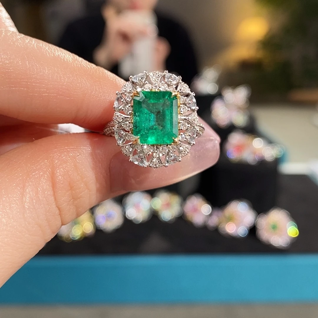 18K金镶嵌戒指祖母绿2.16ct