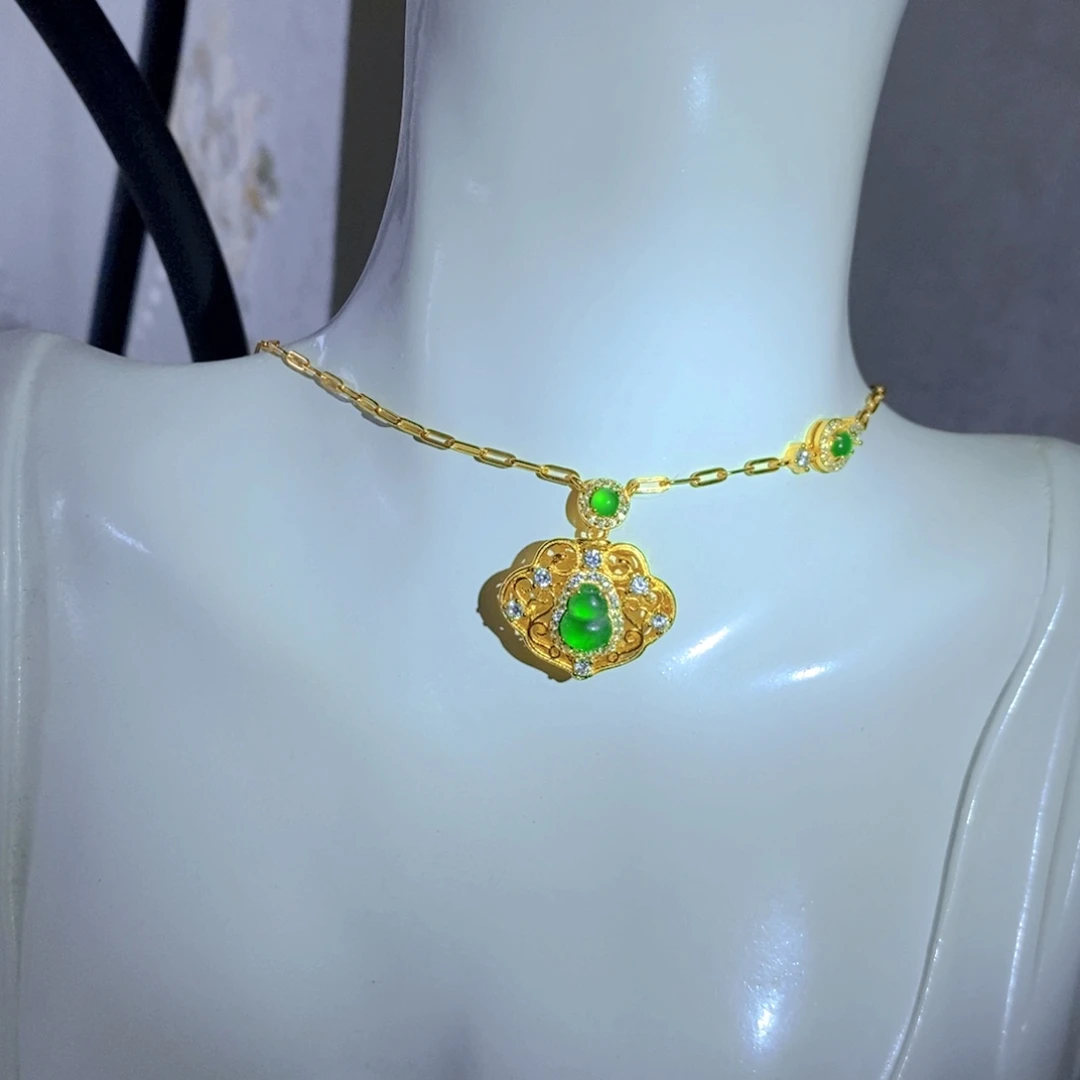 翡翠颈饰银S925镶嵌天然翡翠