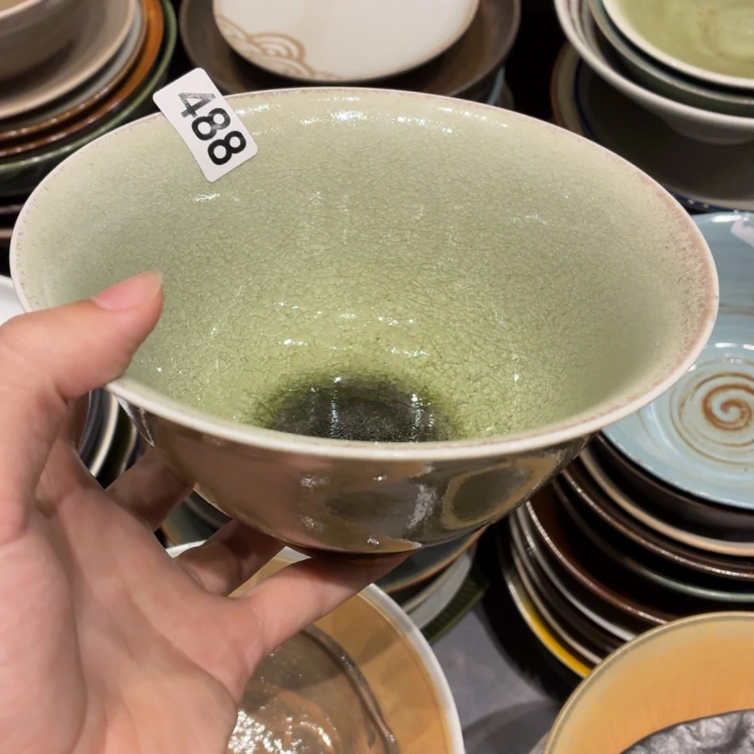 愛***絲瓷片488 微瑕玻化绿反口碗1个