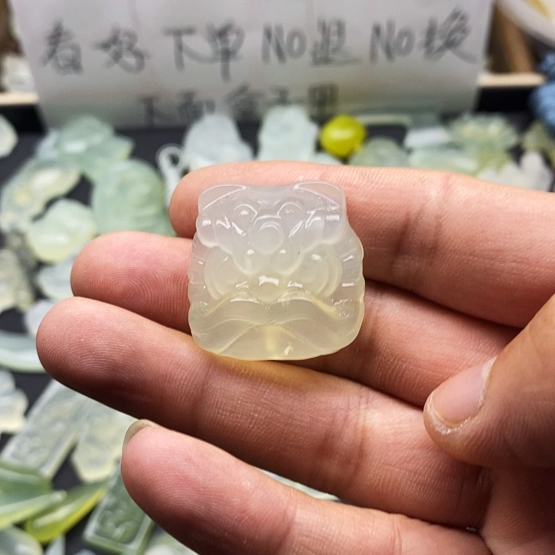 未镶嵌蛇纹石玉颈饰