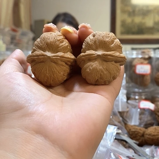 文玩核桃吊坠边38肚41平谷元宝44克