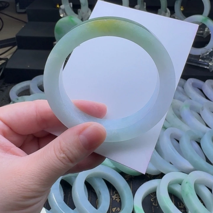 未镶嵌翡翠手镯定制翡翠