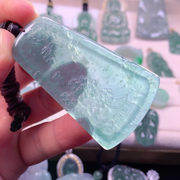 翡翠颈饰未镶嵌翡翠