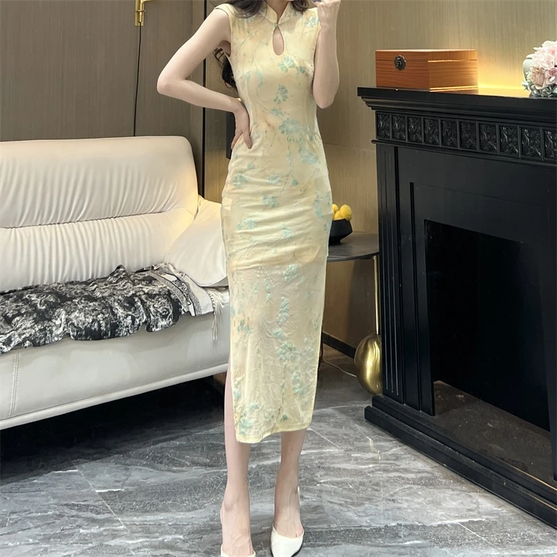 气质女人味轻奢立领镂空飞飞袖烧花扎染秋黄琵琶显瘦开衩连衣裙