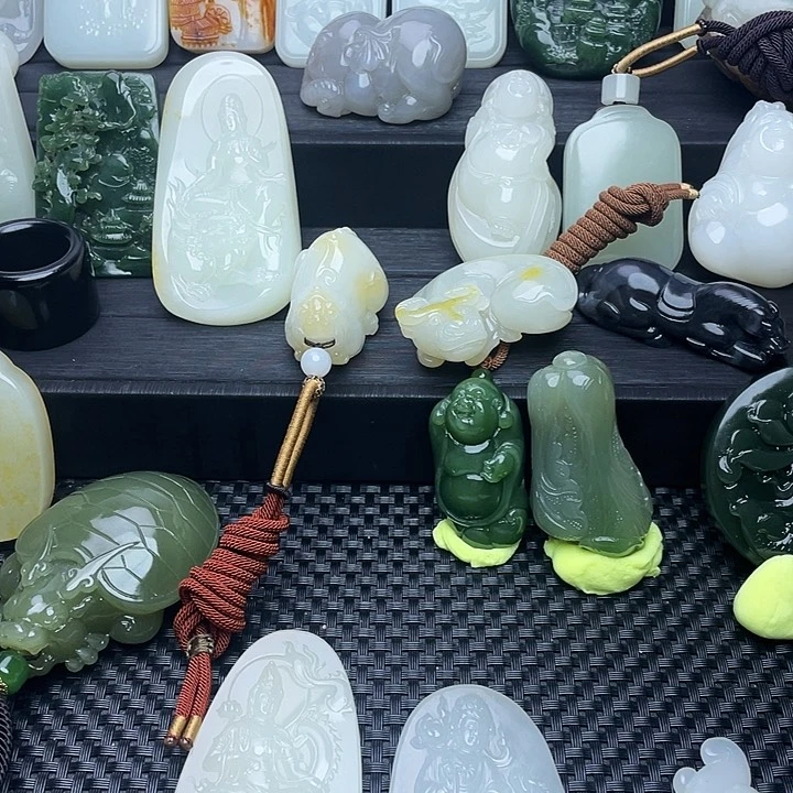 和田玉颈饰未镶嵌风**淡