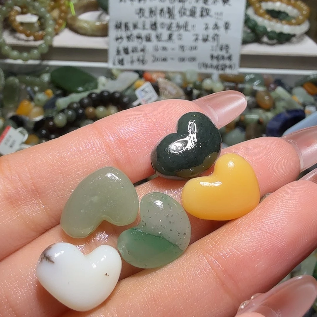 和田玉未镶嵌珠宝奇石