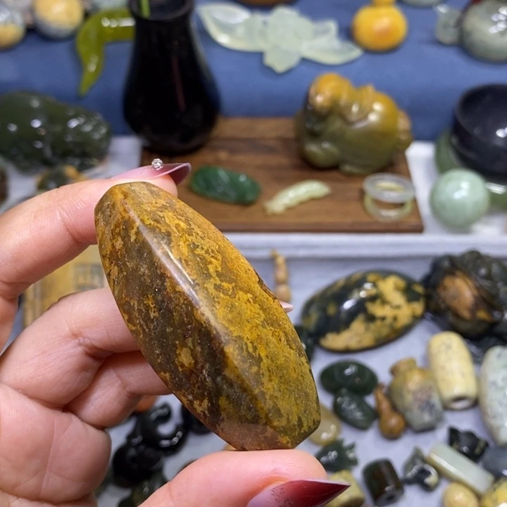岫岩河磨玉（透闪石质玉）未镶嵌把件