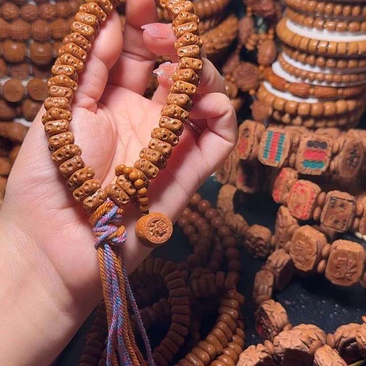 桃核手串小饼干手持