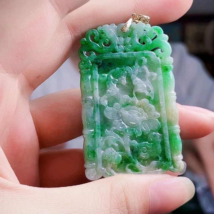 翡翠未镶嵌颈饰多样性