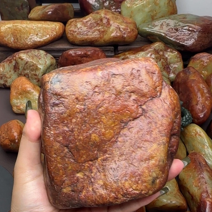 透闪石质玉未镶嵌珠宝奇石