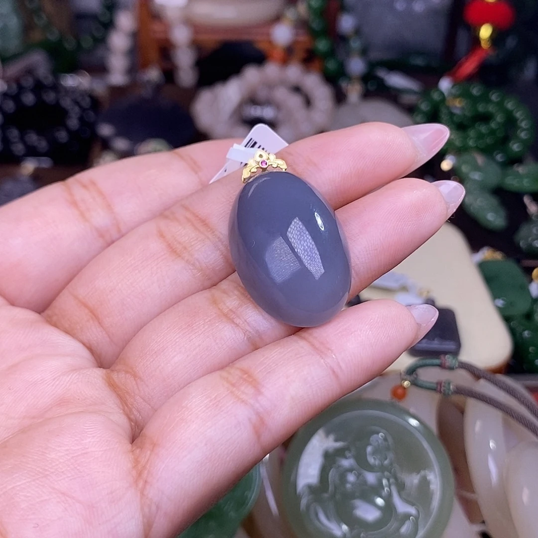 和田玉清货价冰底老料金镶鸽子蛋未镶嵌