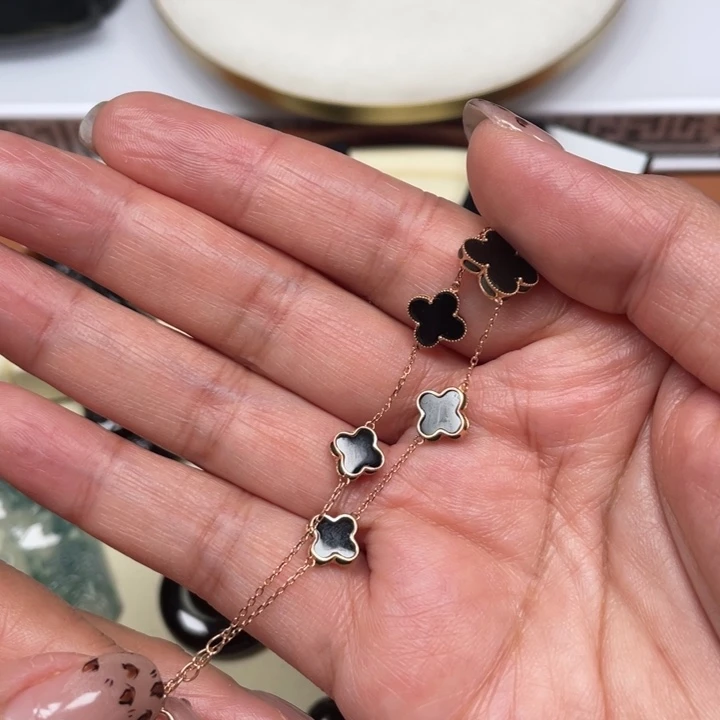 翡翠18K金镶嵌颈饰翡翠