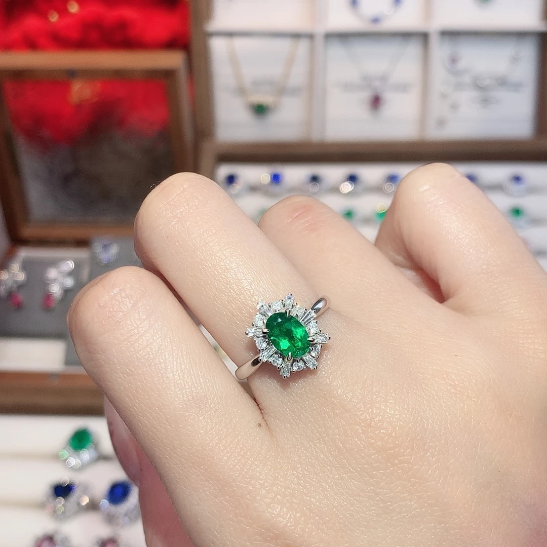 祖母绿戒指18K金镶嵌0.7ct/天然宝石/七天无理由