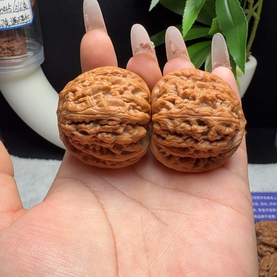 文玩核桃把件41红锦鲤