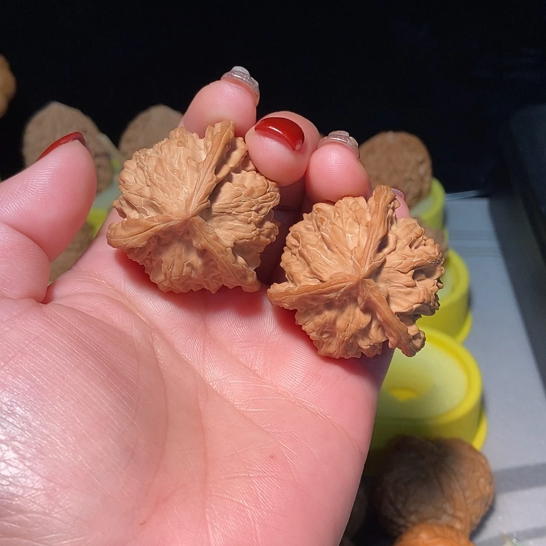 文玩核桃吊坠盘山三棱