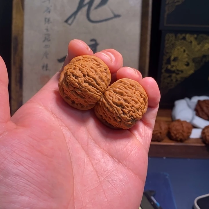 吊坠桃核顺****535尺寸，999福利