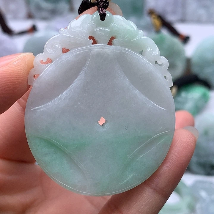 翡翠未镶嵌颈饰仿古无事牌两面工艺福利