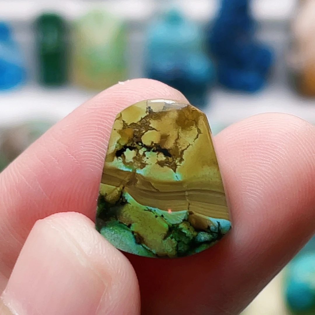 未镶嵌绿松石颈饰