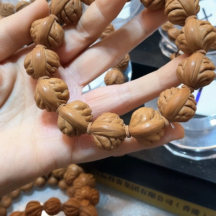 野生疙瘩纹18尺寸精修手串