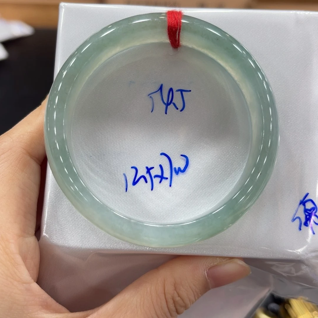 未镶嵌手镯翡翠翡翠