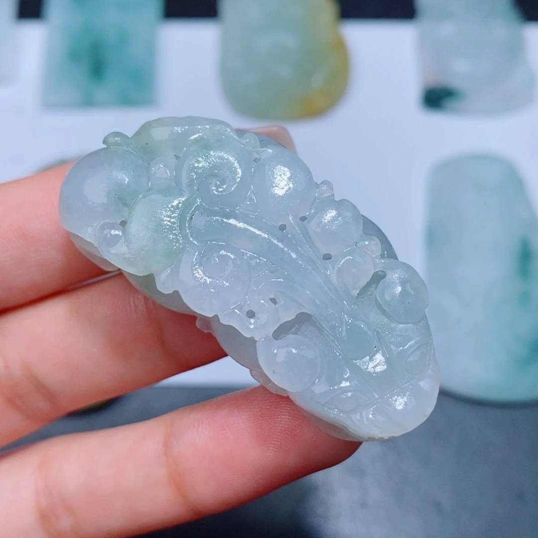 定制翡翠未镶嵌吊坠