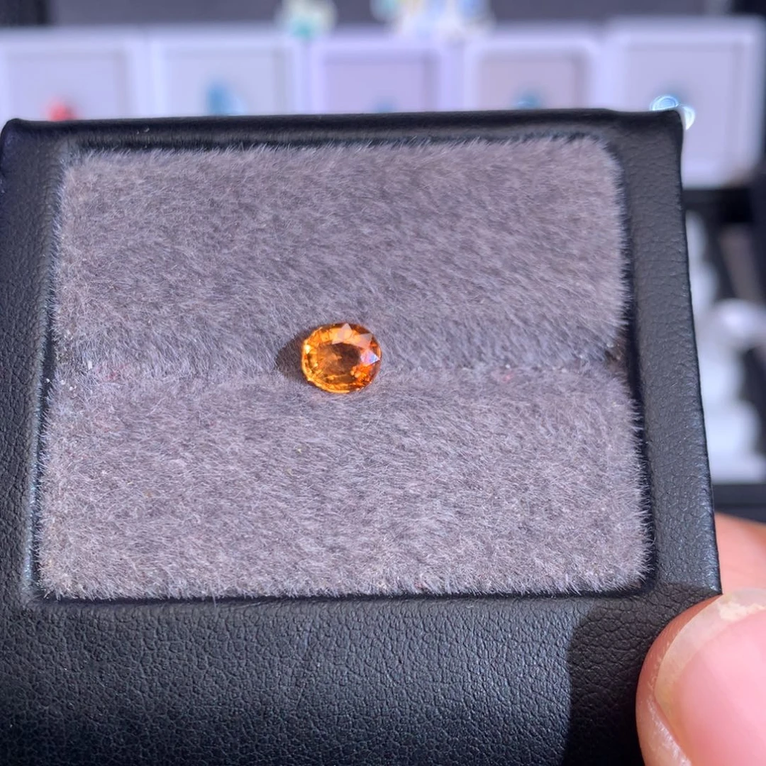 石榴石（芬达石）未镶嵌珠宝半成品0.99ct