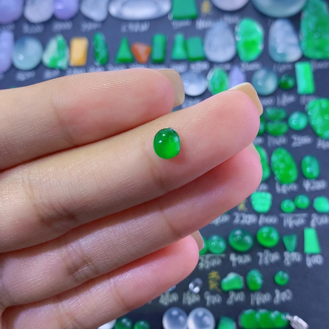 翡翠未镶嵌颈饰蛋面