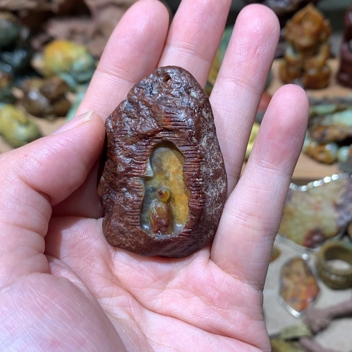 未镶嵌岫岩河磨玉（透闪石质玉）挂件太****光