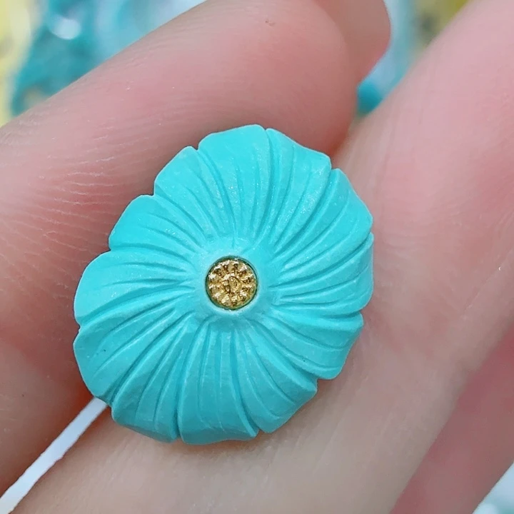 绿松石未镶嵌珠宝奇石