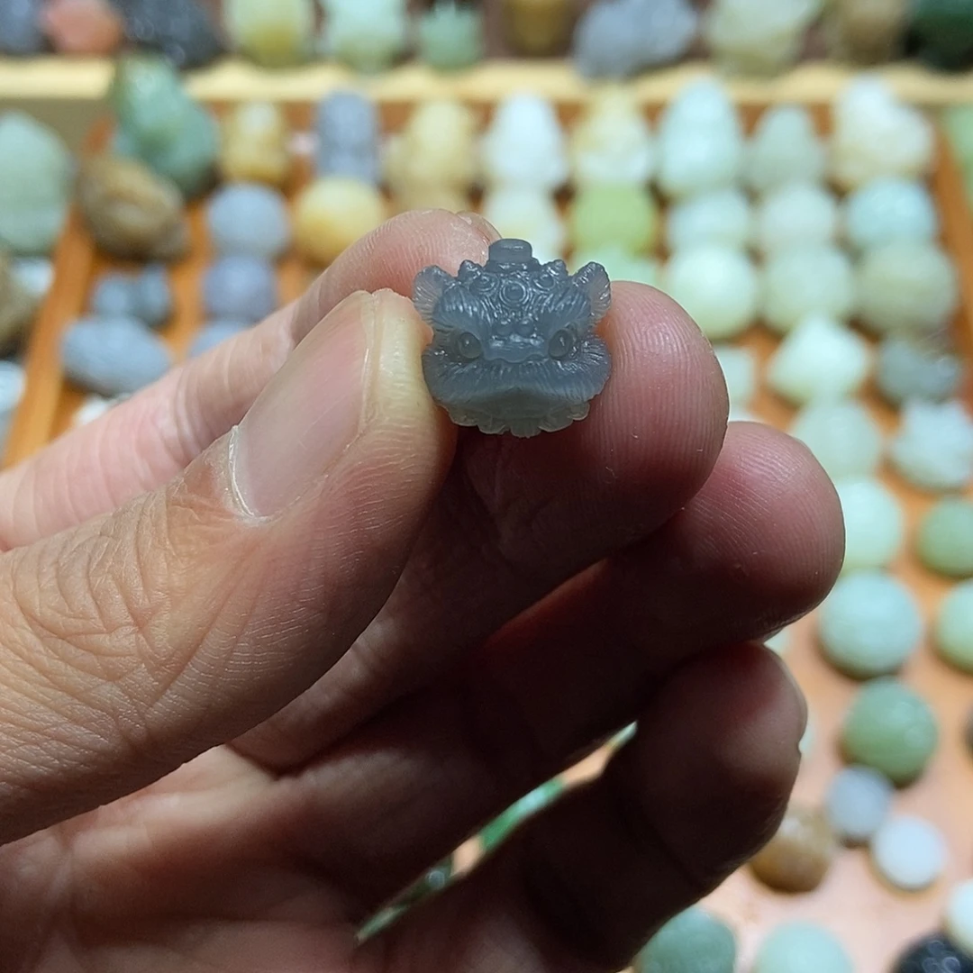 和田玉未镶嵌颈饰定制