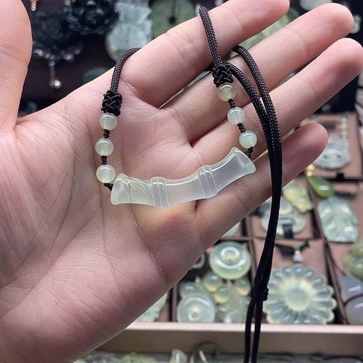 蛇纹石玉合金吊坠(赠链)