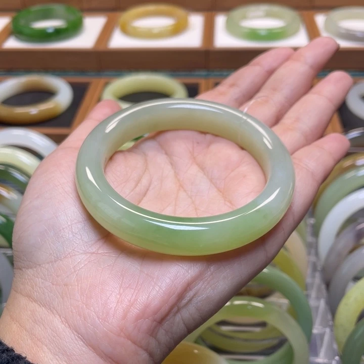 和田玉手镯未镶嵌55