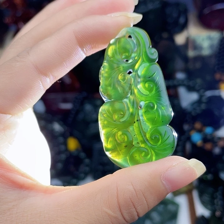 未镶嵌蛇纹石玉颈饰泰山玉如意
