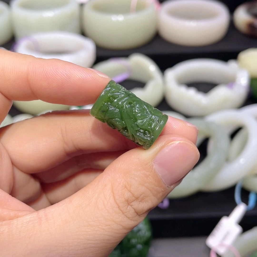 和田玉手镯（贵妃镯）未镶嵌