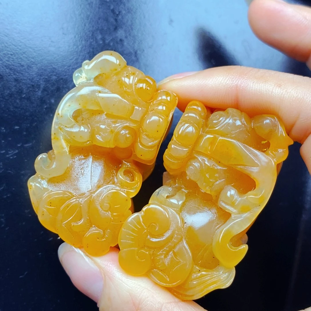 石英质玉（黄龙玉）未镶嵌颈饰