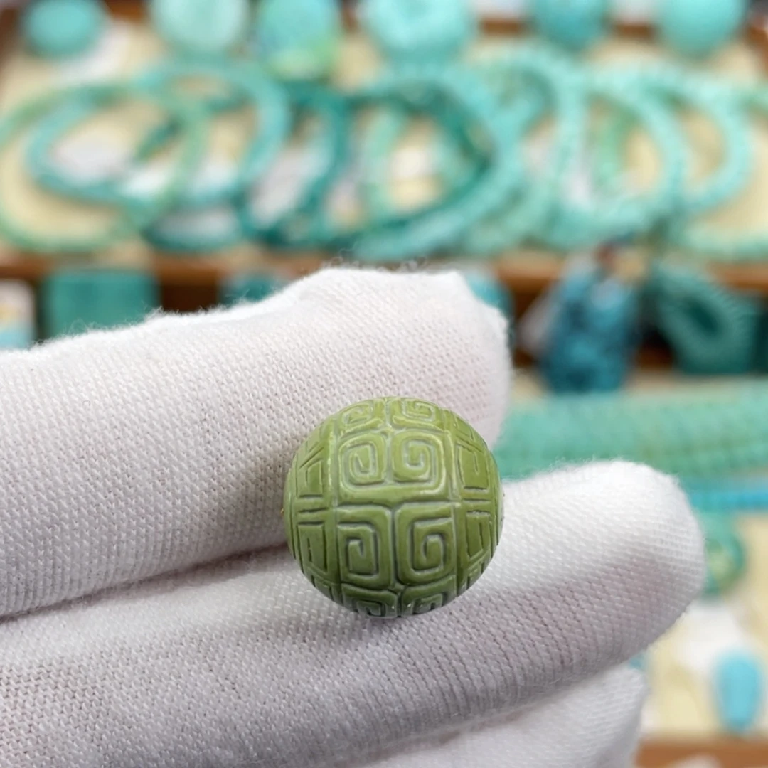 绿松石未镶嵌挂件