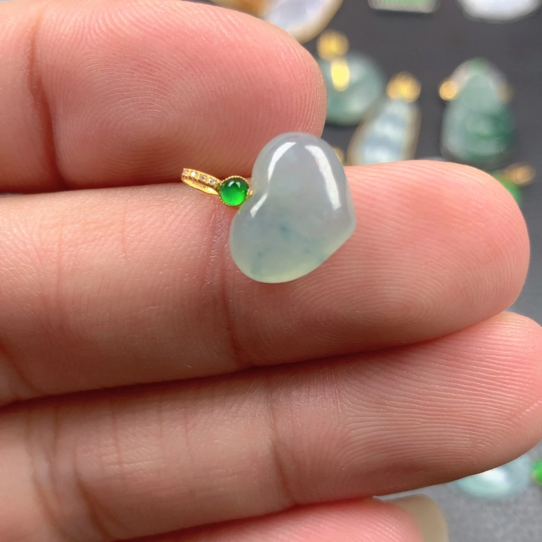 【闪购商品】颈饰18K金镶嵌翡翠翡翠