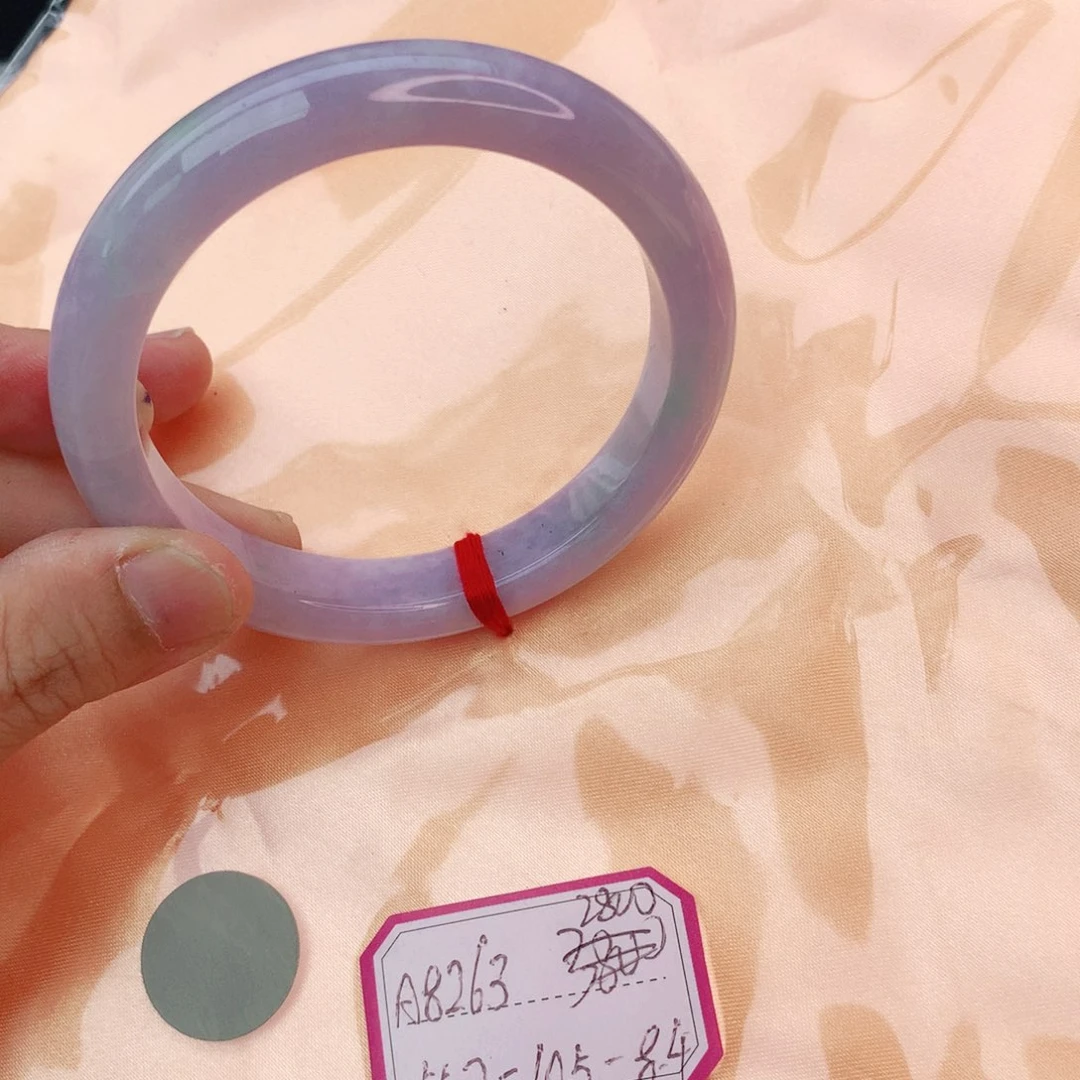 翡翠手镯未镶嵌翡翠
