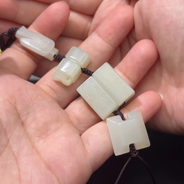 未镶嵌和田玉挂件j**.