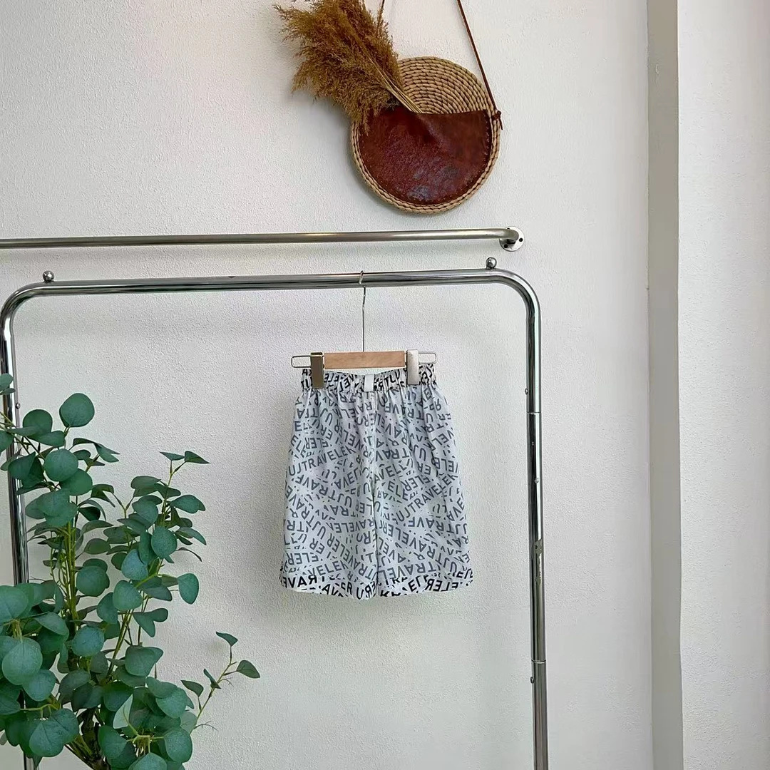 0375悠白底黑字短裤