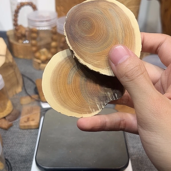 j***2木西奥木料西奥檀香