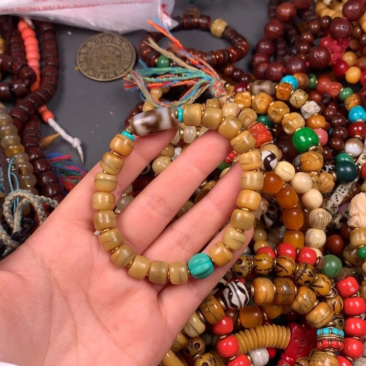 泥塑小***八藏式风格民俗手工艺