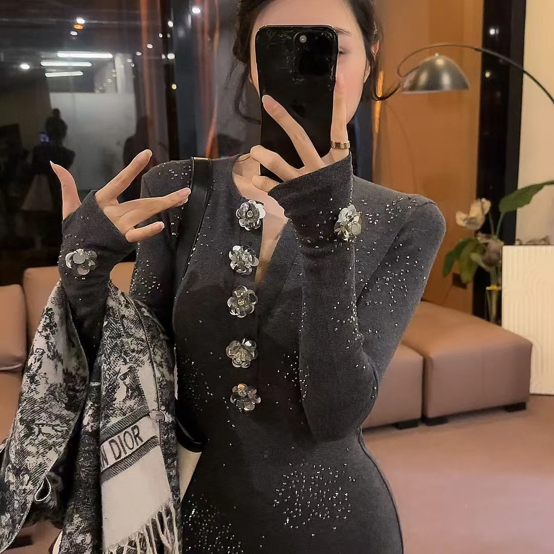 【OS&oneshow】灰色气质v领长袖连衣裙女冬季修身长裙显瘦包臀裙子