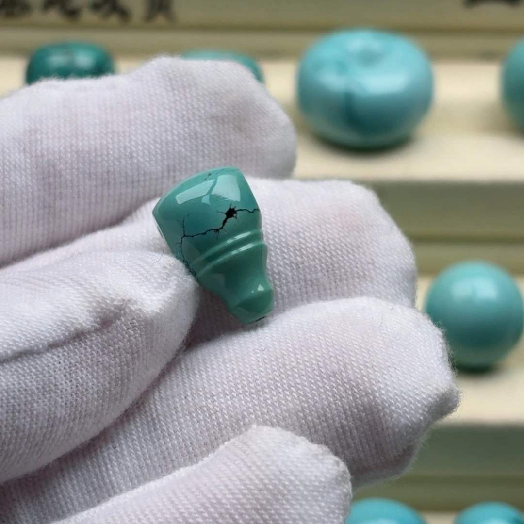 壹***柒绿松石未镶嵌珠宝奇石