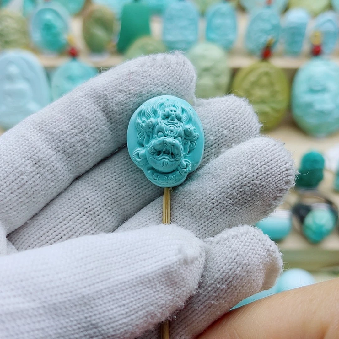 绿松石未镶嵌珠宝奇石