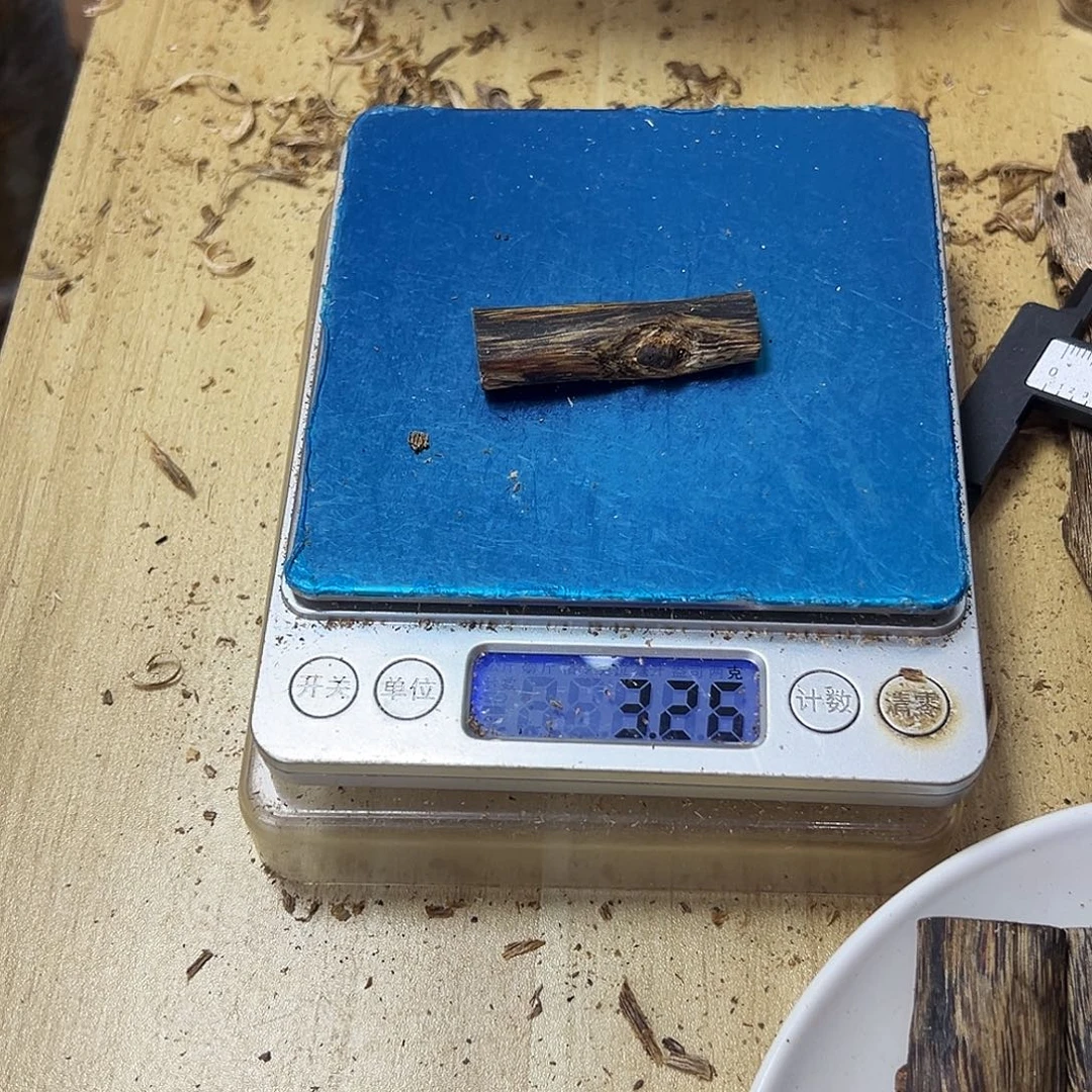 香料绿奇楠平安无事牌3.2克