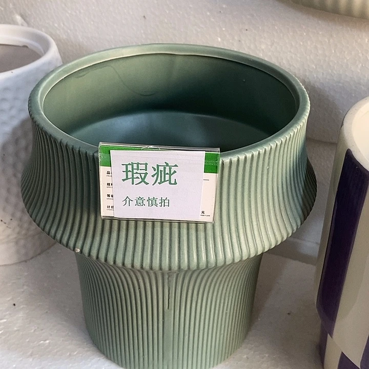 紫砂花盆多肉瑕疵盆有孔。