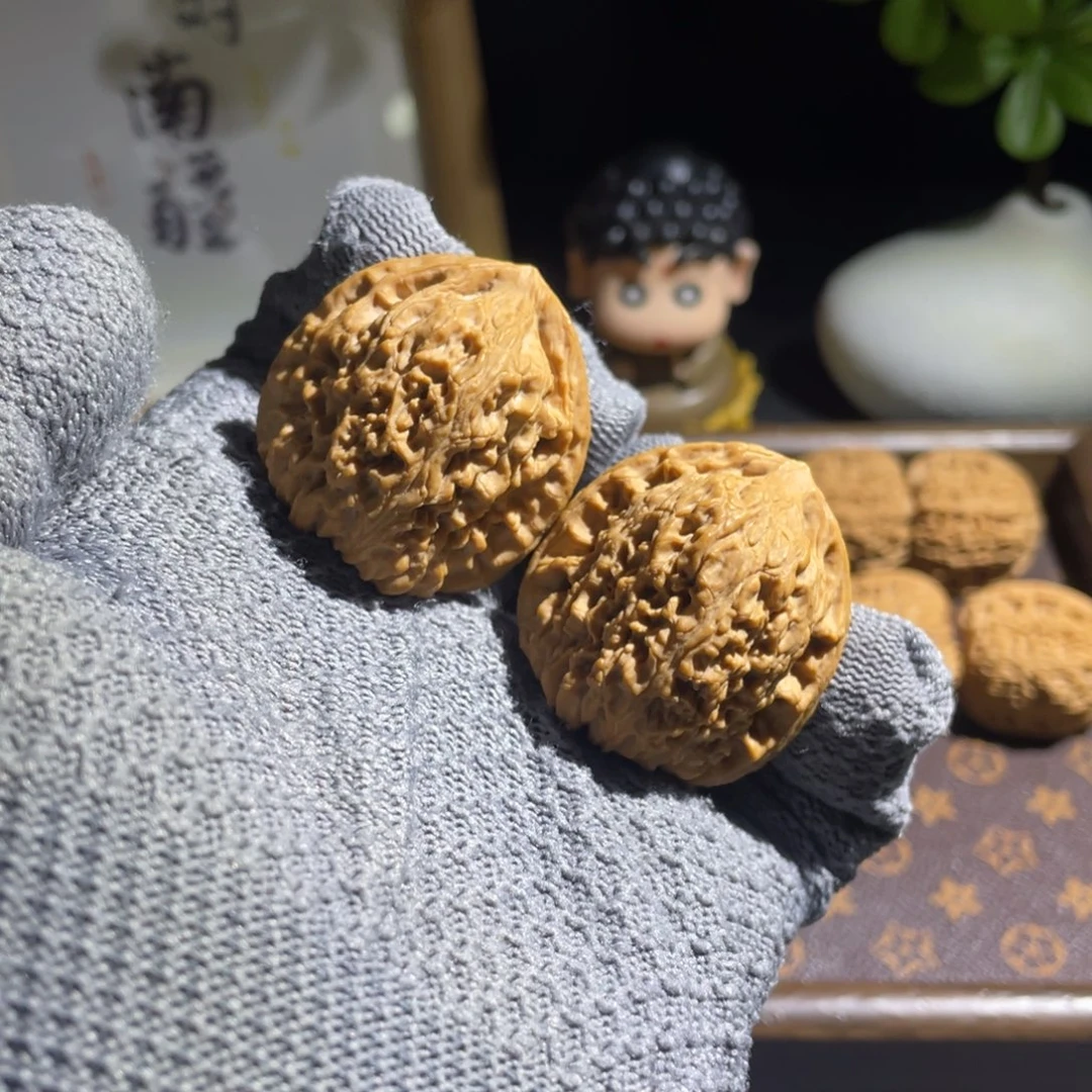 文玩核桃吊坠37三角炮弹