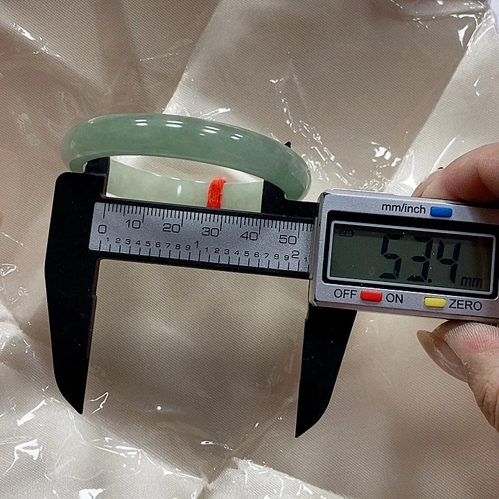 翡翠手镯未镶嵌49
